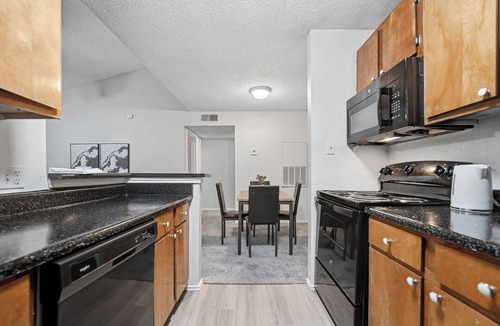 Lubbock Apartment | District West Stay | Cozy, Nice & Convenient