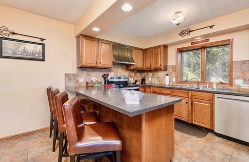 Windcliff Estates House | Divine Luxury Vacation At Windcliff 3 Bedroom Home by RedAwning