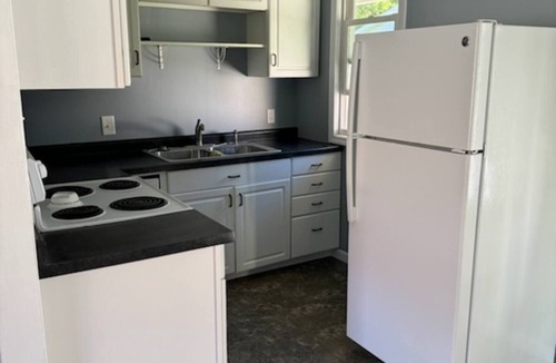 Dixon House | Dixon hideaway. 2BR comfy house with fenced yard