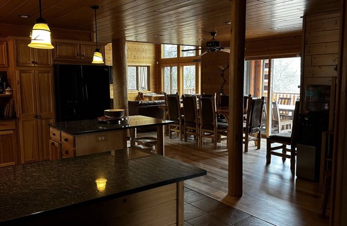 Big Bay House | DO NOT BOOK. Stupid VRBO website does not let me cancel this ad