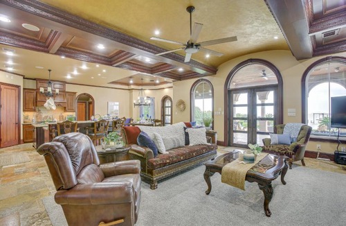 Dickinson Villa | Dock, Infinity Pool! Luxe Villa on Galveston Bay