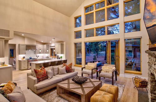 Truckee House | Dog-Friendly 4BD Mountain Modern Home At Old Greenwood!