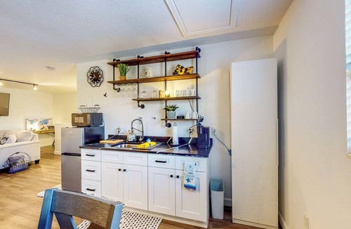 Goldenrod Condo | Dog-Friendly Apt w/Fenced Yard in Winter Park