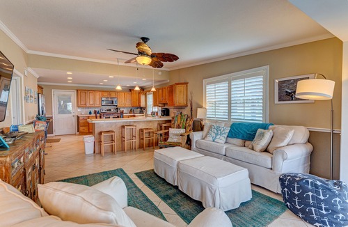 O'byrne House | Dog-friendly bungalow steps from the beach with washer/dryer & central AC