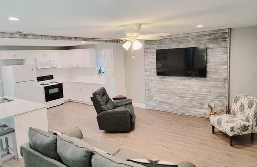Stuart House | Dolphin Downtown Coastal Cottage w/Pool