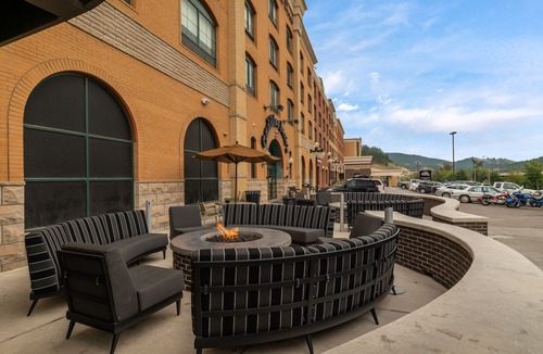 Deadwood Hotel | DoubleTree by Hilton Deadwood at Cadillac Jack's