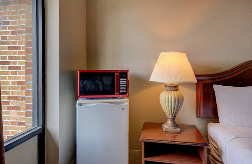 Douglas Apartment | Douglas GA | King Bed