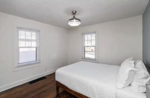 Indianapolis House | Downtown 2 BR Retreat Discounts for Longer stays