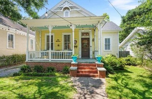 Mobile House | Downtown 3BR Cottage: 5m Walk Pets OK