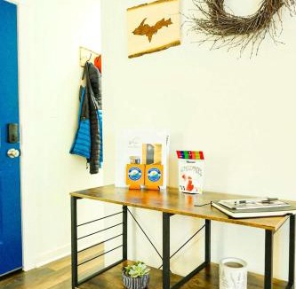 Ironwood House | Downtown Blue Room at Villages on Aurora