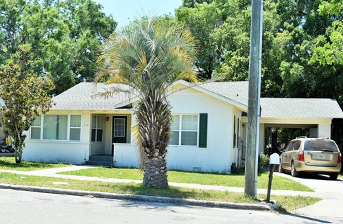 Williston House | Downtown Bungalow - Easy walking distance to Restaurants and Shops.