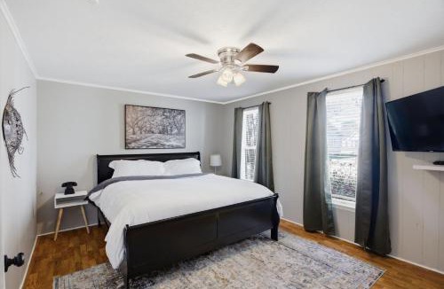 Lake Charles House | Downtown Cottage in Lake Charles LA