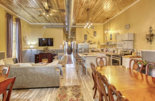 Whitewood House | Downtown Experience Rich in History & Charm! Centrally Located in Black Hills
