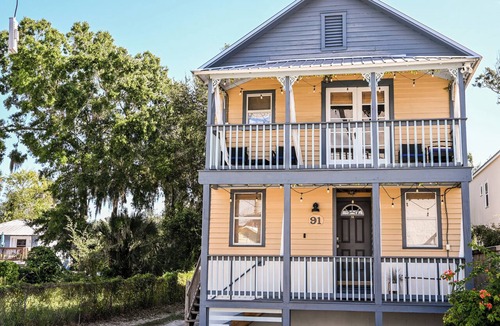 Lincolnville Apartment | Downtown Retreat Near Nights of Lights with Parking