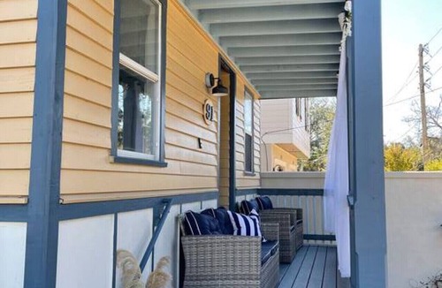 Lincolnville Apartment | Downtown Retreat Near Nights of Lights with Parking