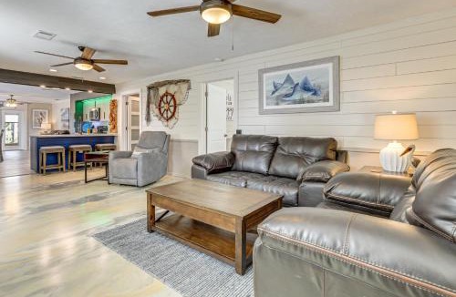 Satsuma House | 'Dunns Creek Lodge' - Private Boat Ramp!