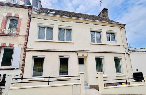 Cherbourg-en-Cotentin Apartment | Duplex Parapluies de Cherbourg Parking