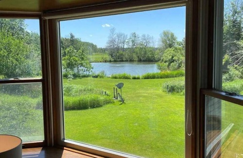 Ripon House | EAA - Country basecamp near Oshkosh + Green Lake