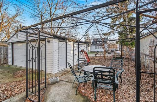 Hazel Park Apartment | Eagle House