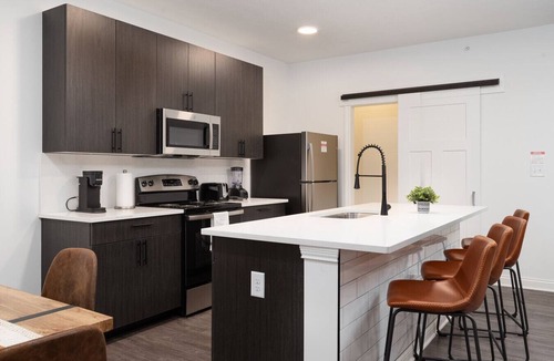 Whitestown Apartment | Earthy Elegance Spacious 2BR 2BA 2 KingBeds GymWFH