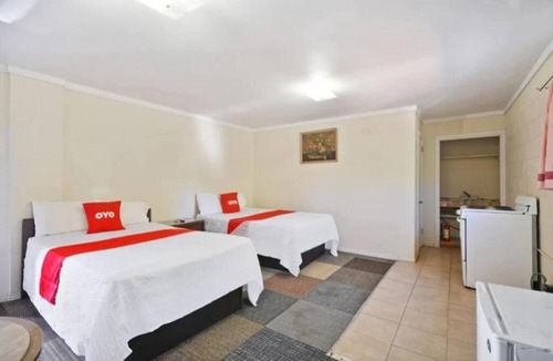Alpine Hotel | Easily Access Adventure and History in Room with 2 Full Beds and Kitchenette