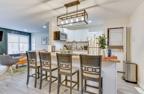 East Stroudsburg House | East Stroudsburg Townhouse < 1 Mi to Ski Area!