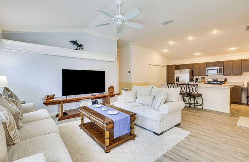 Wildwood House | Easy Pool Access & Private Patio! DeLuna Villa