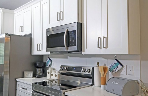 Palm Bay House | Ebenezer House 3-bedroom in awesome Palm Bay with AC, treadmill room