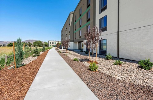 Reno/Tahoe Airport Hotel | ECHO Suites Extended Stay by Wyndham Reno
