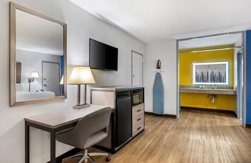 Carlsbad Hotel | Econo Lodge Carlsbad Caverns Area