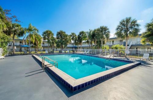 Daytona Beach Cabin | Econo Lodge Daytona Beach - Speedway