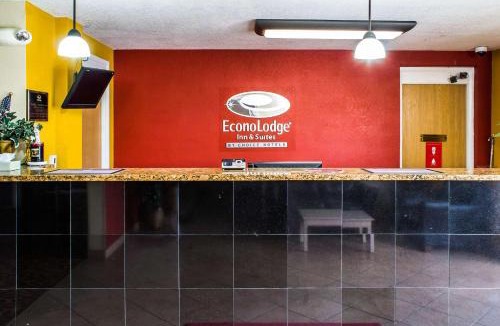 Walnut Hotel | Econo Lodge Inn & Suites Walnut