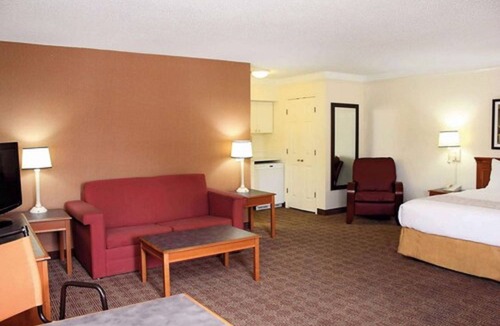 Lafayette Hotel | Econo Lodge