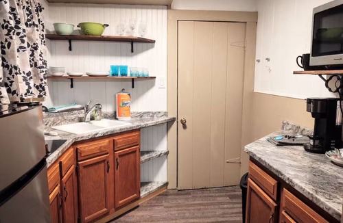 Mid America Cabin | Edgewater Resort - Cottage #1