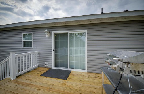 Pimento House | Efficiently Equipped Lewis Home: Deck & Gas Grill!