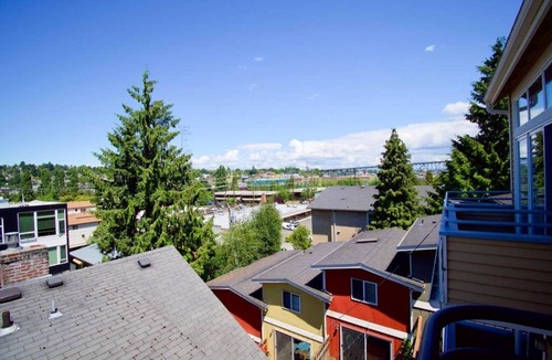 North Queen Anne House | Elegant, airy and bright with vivid views over ship canal, Fremont and beyond.