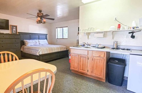 Payson Cabin | Elk Haven Cabins - Cabin 1