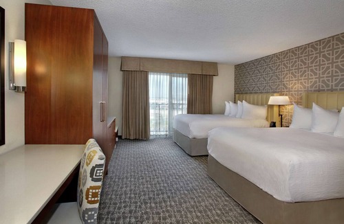 Northeast Anaheim Hotel | Embassy Suites by Hilton Anaheim North