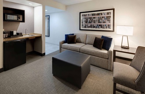 Troy Hotel | Embassy Suites by Hilton Detroit Troy Auburn Hills
