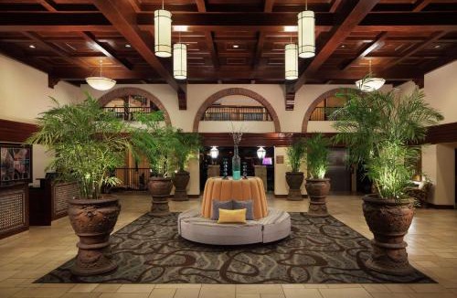 Lubbock Hotel | Embassy Suites Lubbock