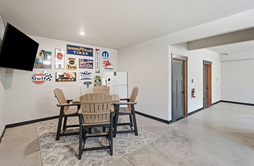 Lead House | Embers Platinum duplex, pet friendly, outdoor pool access, paved roads