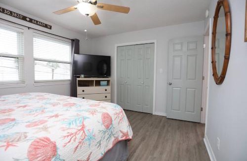 Sugar Beach House | Emerald Shores: Steps from the Gulf, Navarre Beach