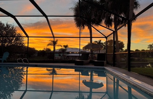 Palm Harbor House | Endless Summer! Pool & Spa Dock-Kayak-Beaches!
