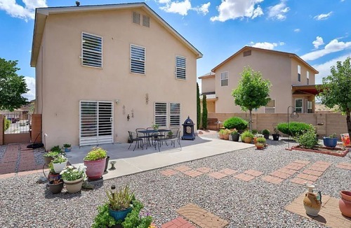 Parkway House | Enjoy a safe, comfortable stay in Albuquerque in our quiet and convenient home.