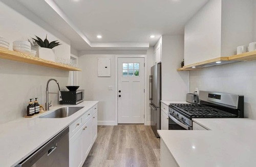 Ferndale Apartment | Enjoy a stylish experience at this unique, modern flat in Downtown Ferndale