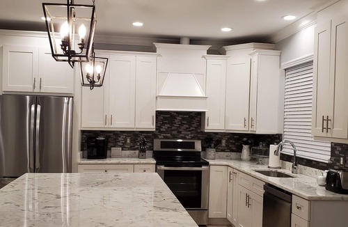 Foley House | ENJOY FALL AT THE BEACH~ Sleeps 24/7BR/6BA Priv Pool & Spa, Volleyball, Ent,Pet