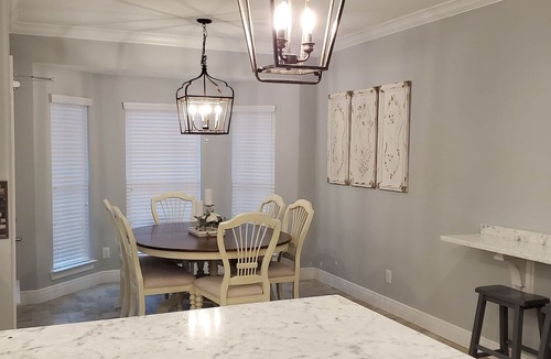 Foley House | ENJOY FALL AT THE BEACH~ Sleeps 24/7BR/6BA Priv Pool & Spa, Volleyball, Ent,Pet