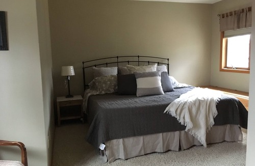 Oshkosh House | ENJOY OUR BEAUTIFUL EAA HOME