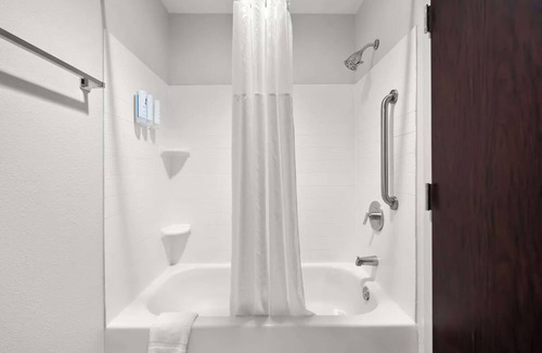 South Baton Rouge Hotel | Enjoy Southern Charm & Relaxing Comfort, Conveniently Located Near Attractions