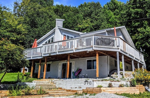 Lac Sainte-Marie House | Enjoy Summer at Modern, Relaxing Family Cottage with water access to Lac Heney
